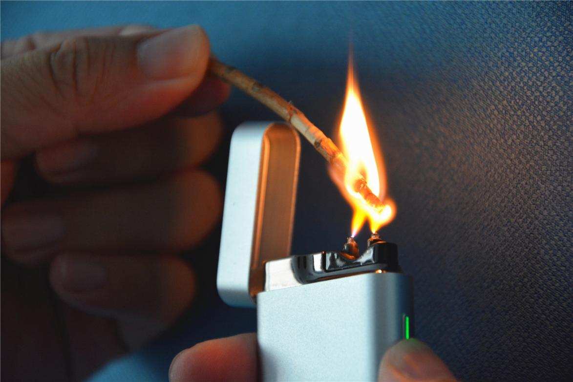 极蜂电弧充电式打火机,黑科技离子电弧打火机
