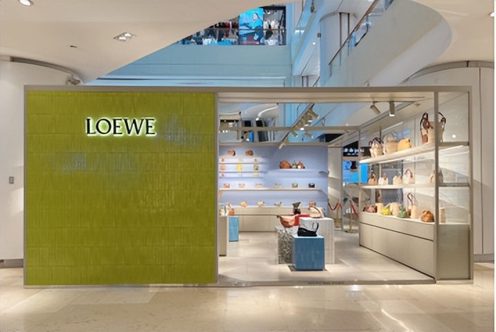 首进合肥西班牙奢华皮具品牌LOEWE罗意威入驻合肥银泰中心