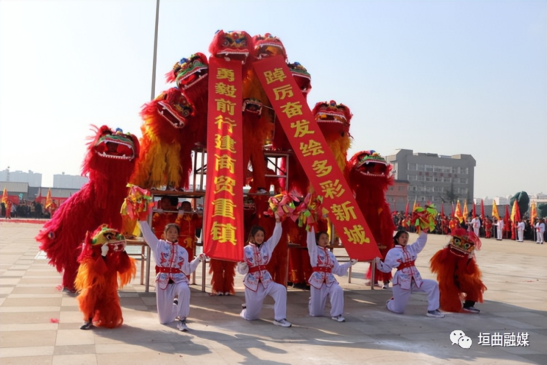 锣鼓喧天庆佳节舞龙舞狮闹元宵,锣鼓喧天闹元宵红红火火过佳节