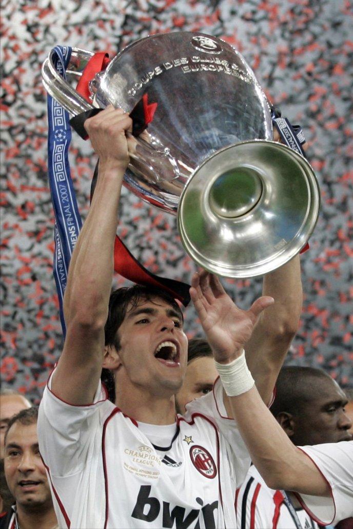 卡卡和前妻相爱吗,卡卡和前妻的恩爱视频