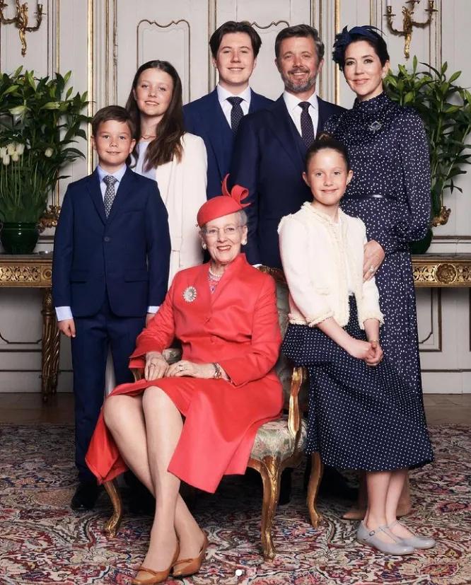 伊莎贝拉穿银色衣服,伊莎贝拉英国时尚界