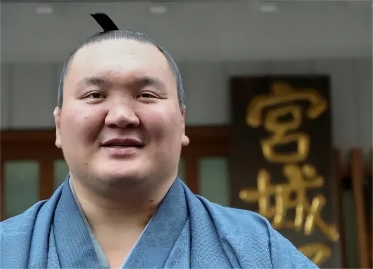 日本女人为什么想嫁给相扑手,日本女人和相扑手的结婚照