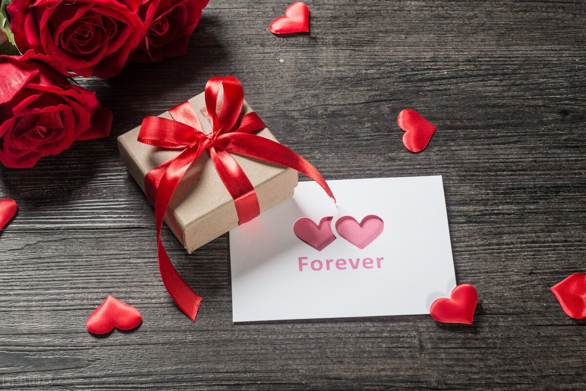 故事：甩了总裁后，我爱上新来的奶狗实习生，却不知他是总裁外甥