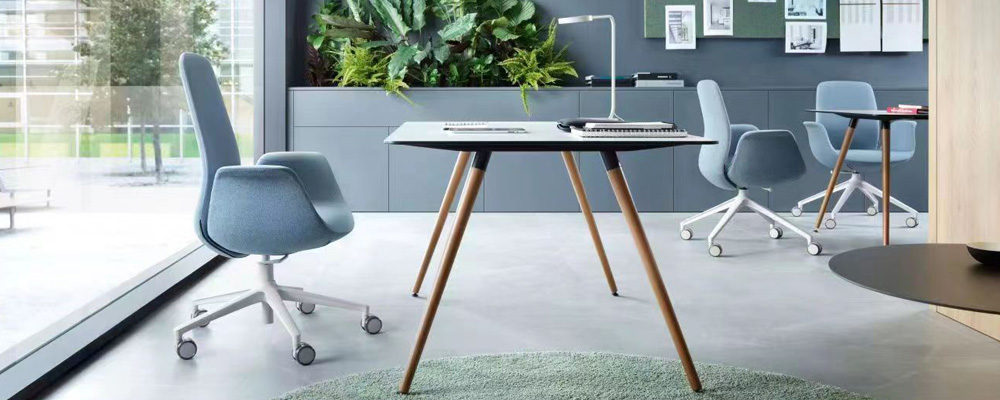 熙攘老街中的“后花园”大巭服饰深圳办公设计欣赏