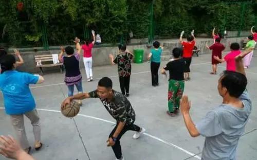 中国篮球人口1.25亿,争议之后中国的第一运动究竟是谁