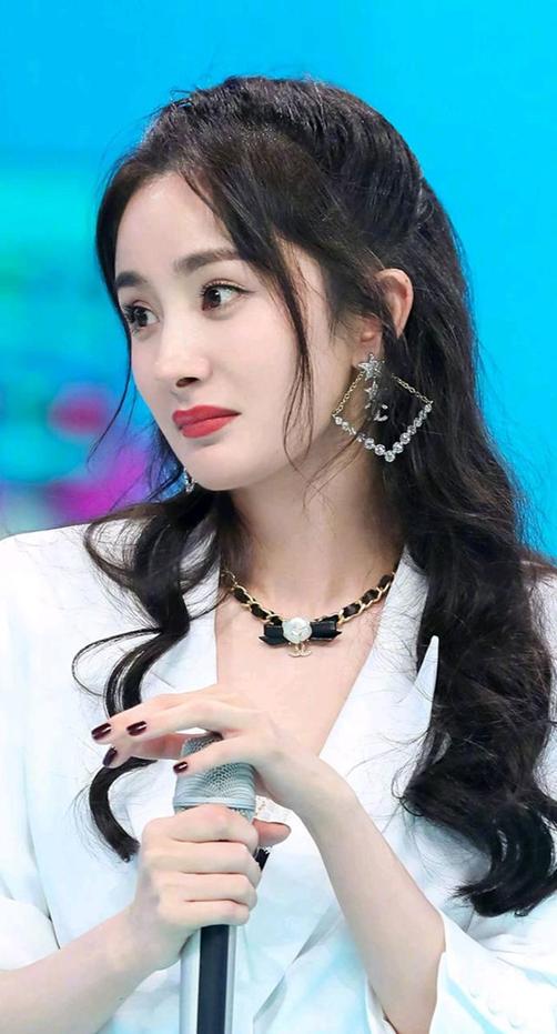 长得不好看却能红一塌糊涂的女星,惊艳荧屏却退圈的7位女星