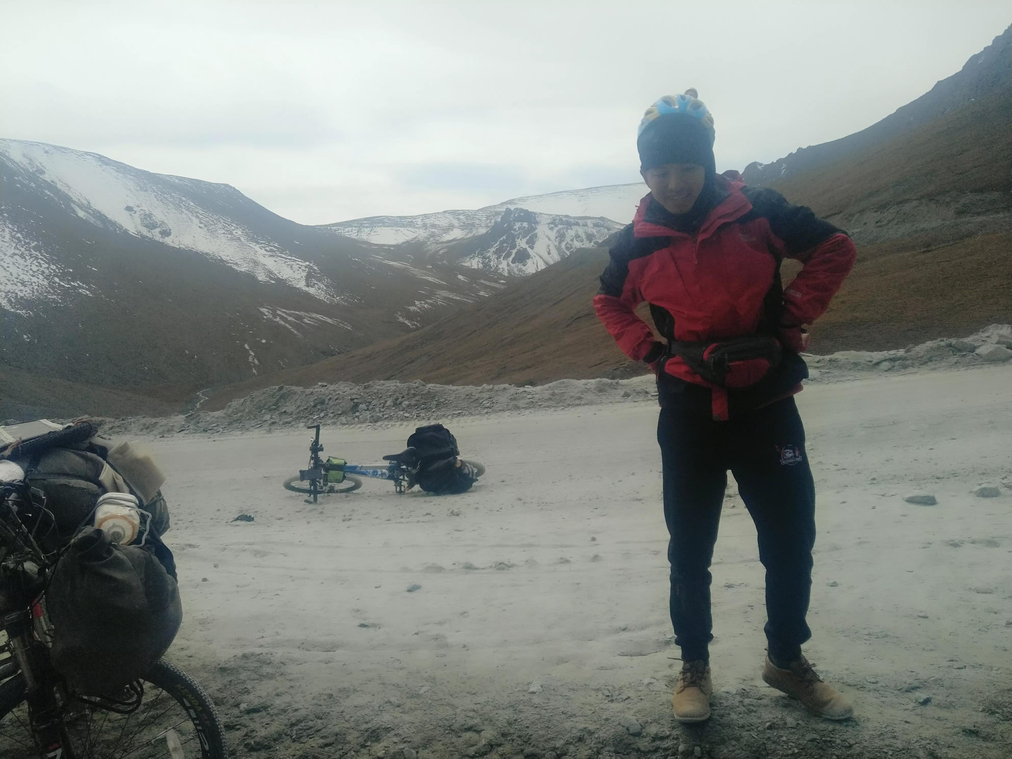 从甘肃翻越祁连山到青海,从肃北到青海沿途风景