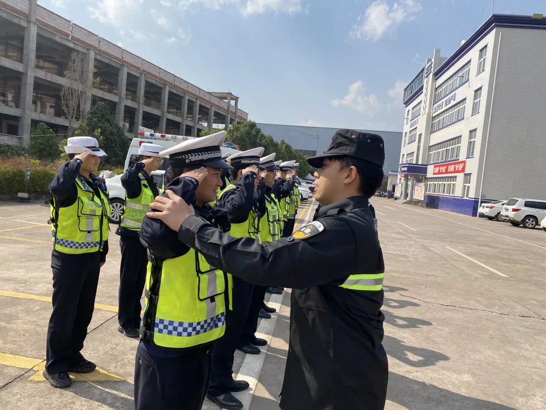 楚雄交警：人勤春来早春训正当时