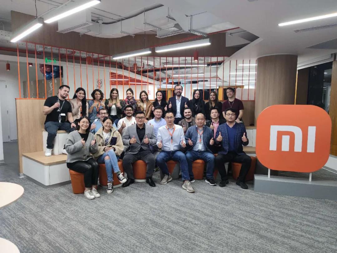 地球另一边的人们是倒着吗,地球另一侧的人不会掉下去吗