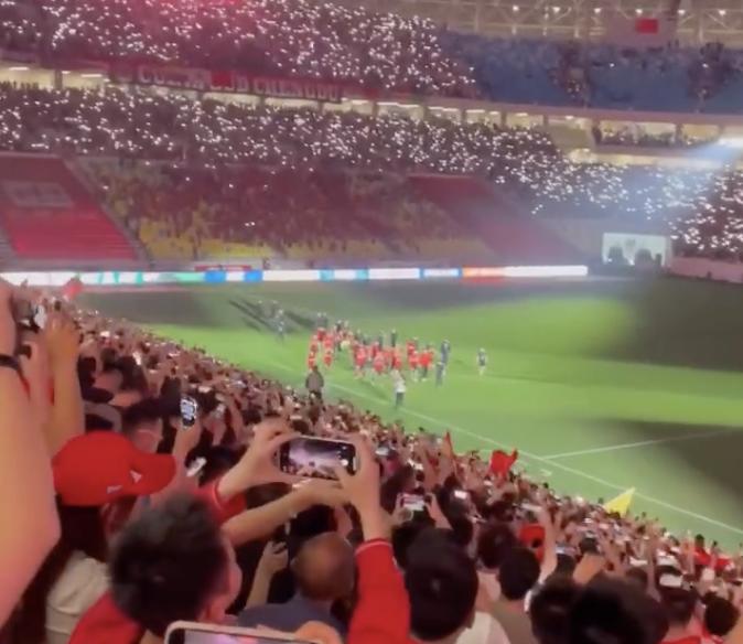 中国足球的裁判为什么争议多,中国足球职业联赛裁判