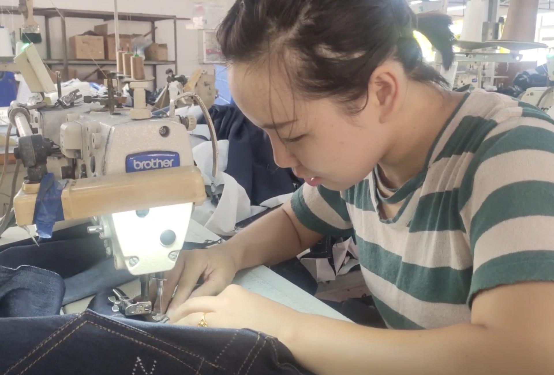 90后小伙做跨境电商卖服装,做服装批发生意一年能挣多少钱