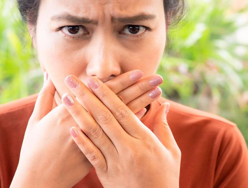 口干舌燥但又不想喝水是什么原因,为什么人会经常觉得口干