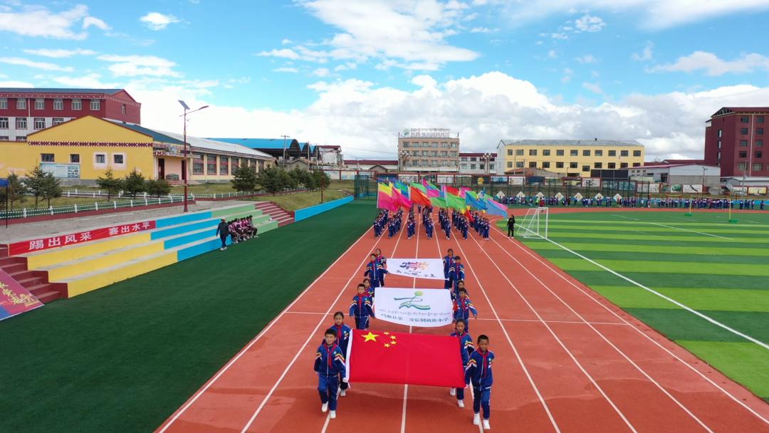 玛曲县藏族小学足球比赛,玛曲县第二藏族小学足球比赛