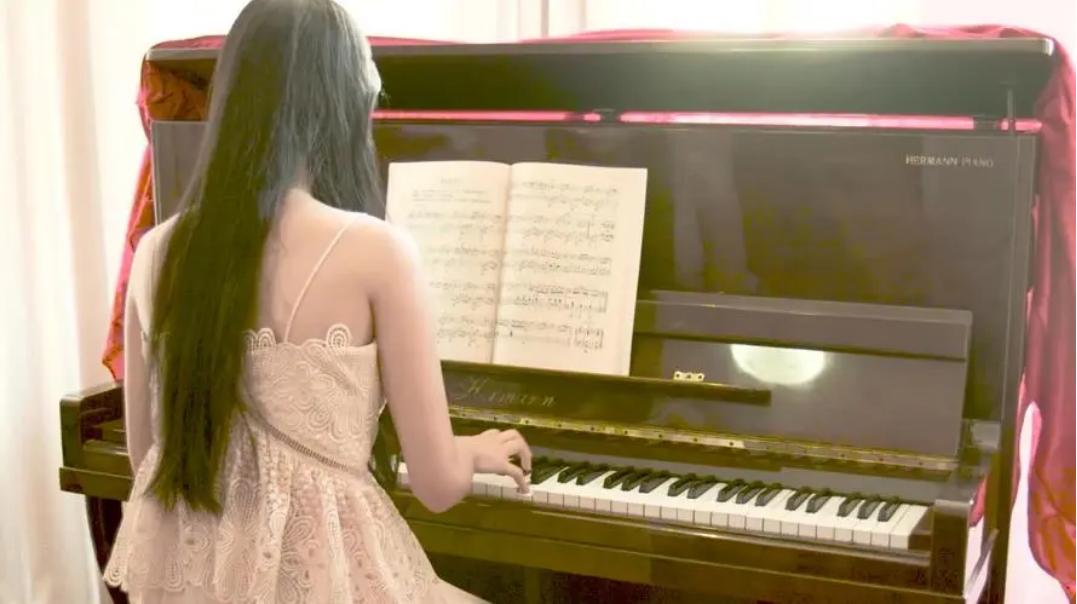 相差40岁的“爷孙恋”，为在一起众叛亲离，畸形恋爱值得我们思考