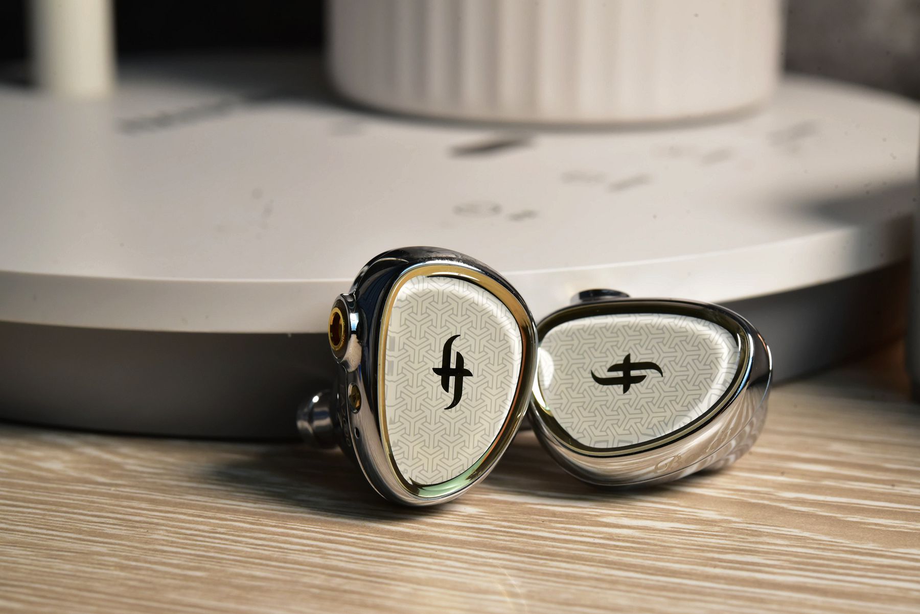 目前最强的十款耳机价格,2022年值得入手的hifi耳机