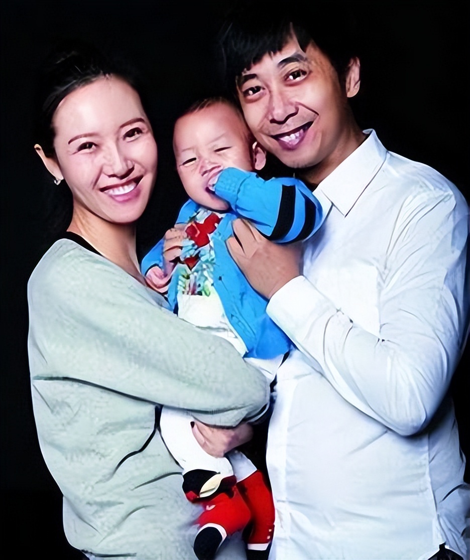 12年后再看王学圻：当年他和相伴40年的发妻离婚，不是因为范冰冰