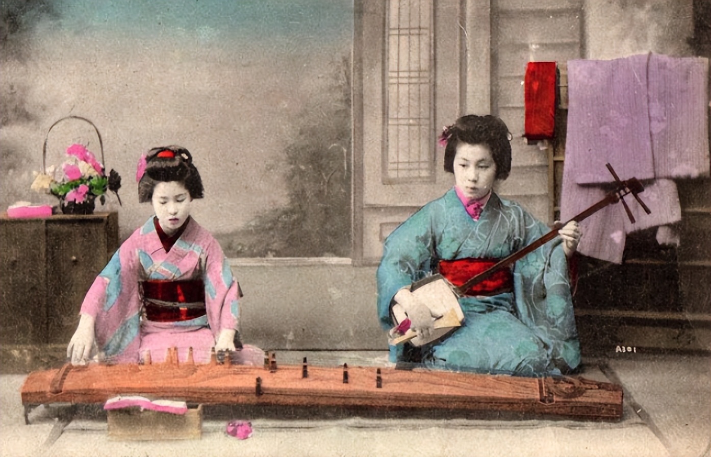 平安时期日本本土卧弹乐器和琴的使用与中国的七弦琴的辨析