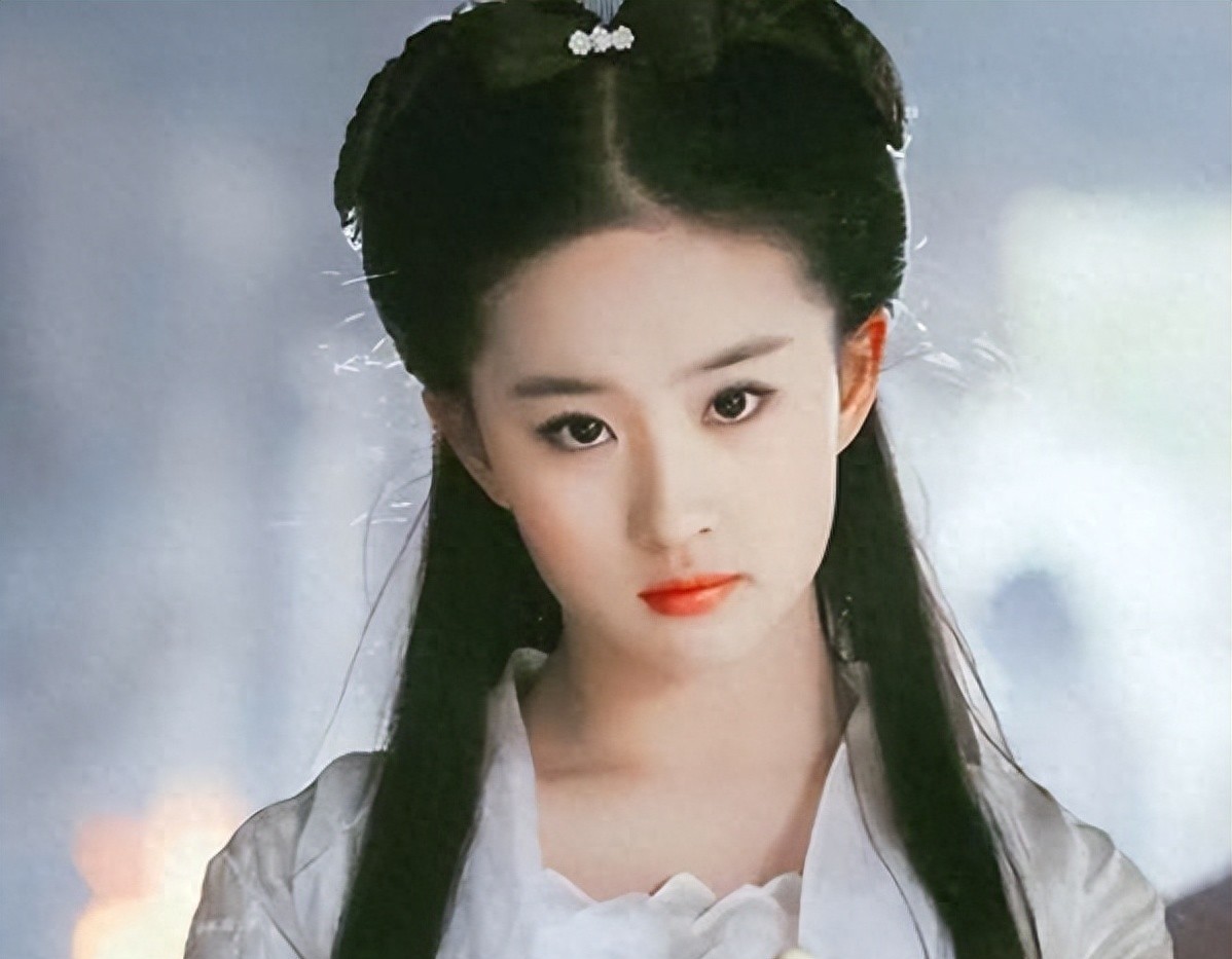 “最红裸模”*筱雨张**，出道一年拍21套人体写真，今38岁仍孤身一人