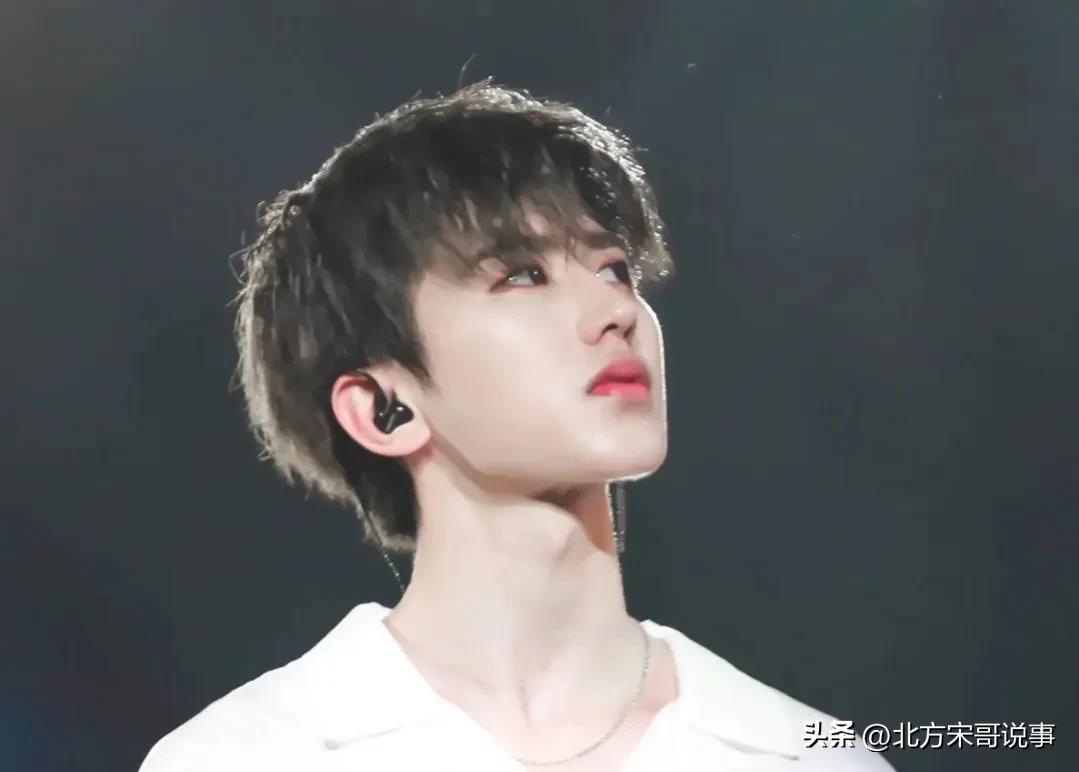 一个民族需要仰望星空的人的视频,一个民族为什么要有仰望星空的人