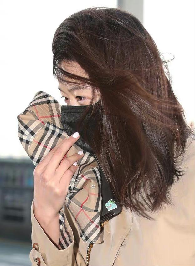 千颂伊现在多少岁了,38岁千颂伊近况