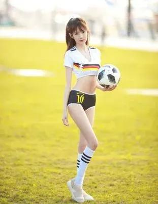 各国足球拉拉队美女服装,女足球拉拉队图片