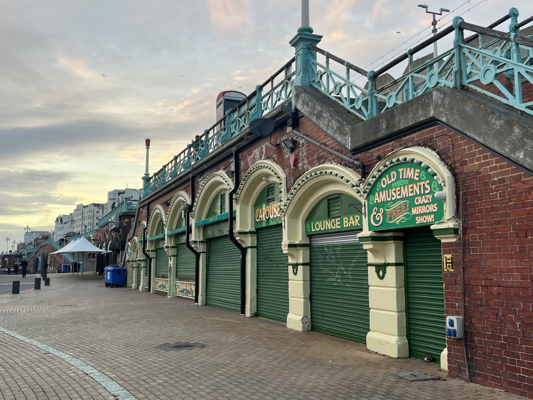 95后团子在英国：考研两战上岸，出国当教师志愿者，遭流浪汉打劫