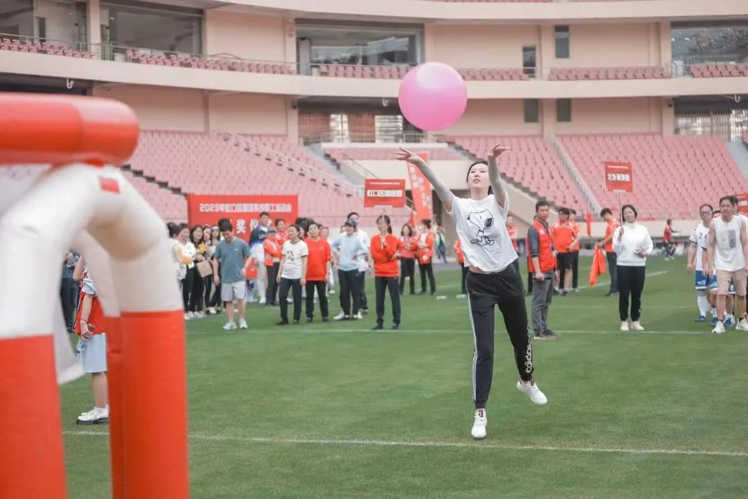 彩蛋运动会,武术和啦啦操的结合