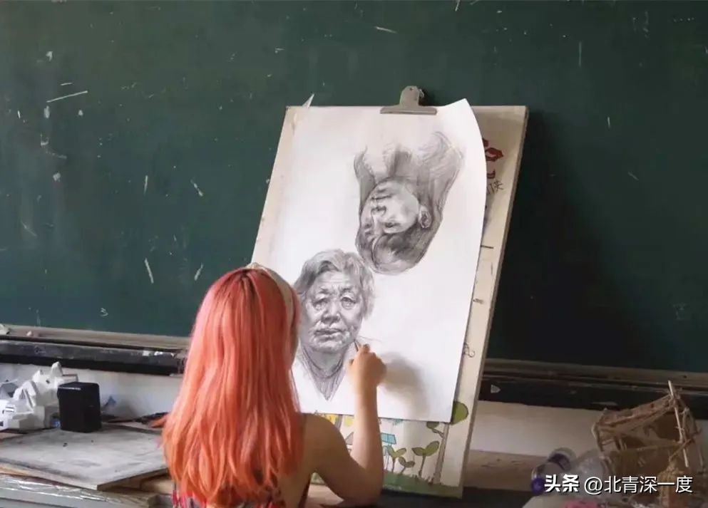 被网暴死亡的网红结果,粉头发女孩被网暴致死原因