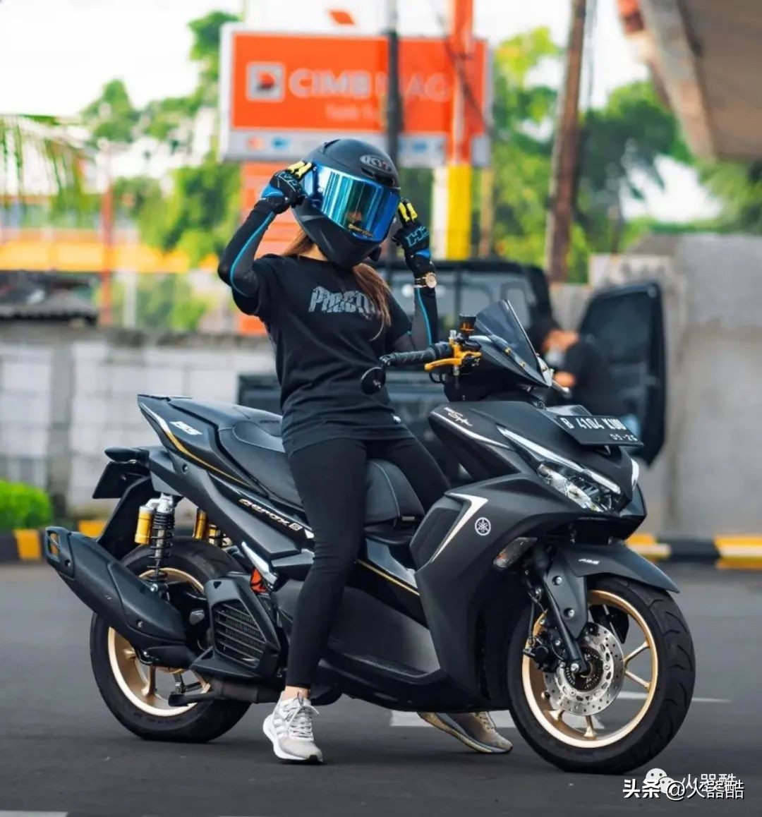 雅马哈nvx155帅气视频,aerox155与nvx155哪个好