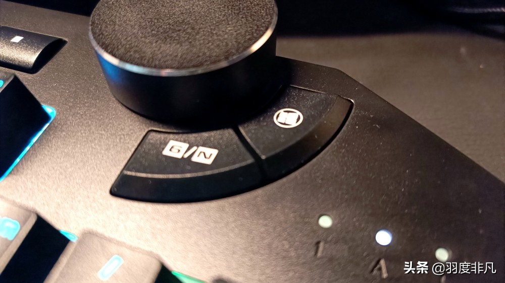 文字工作者用上电竞键鼠是什么体验？上手腹灵套装，点赞按键体验