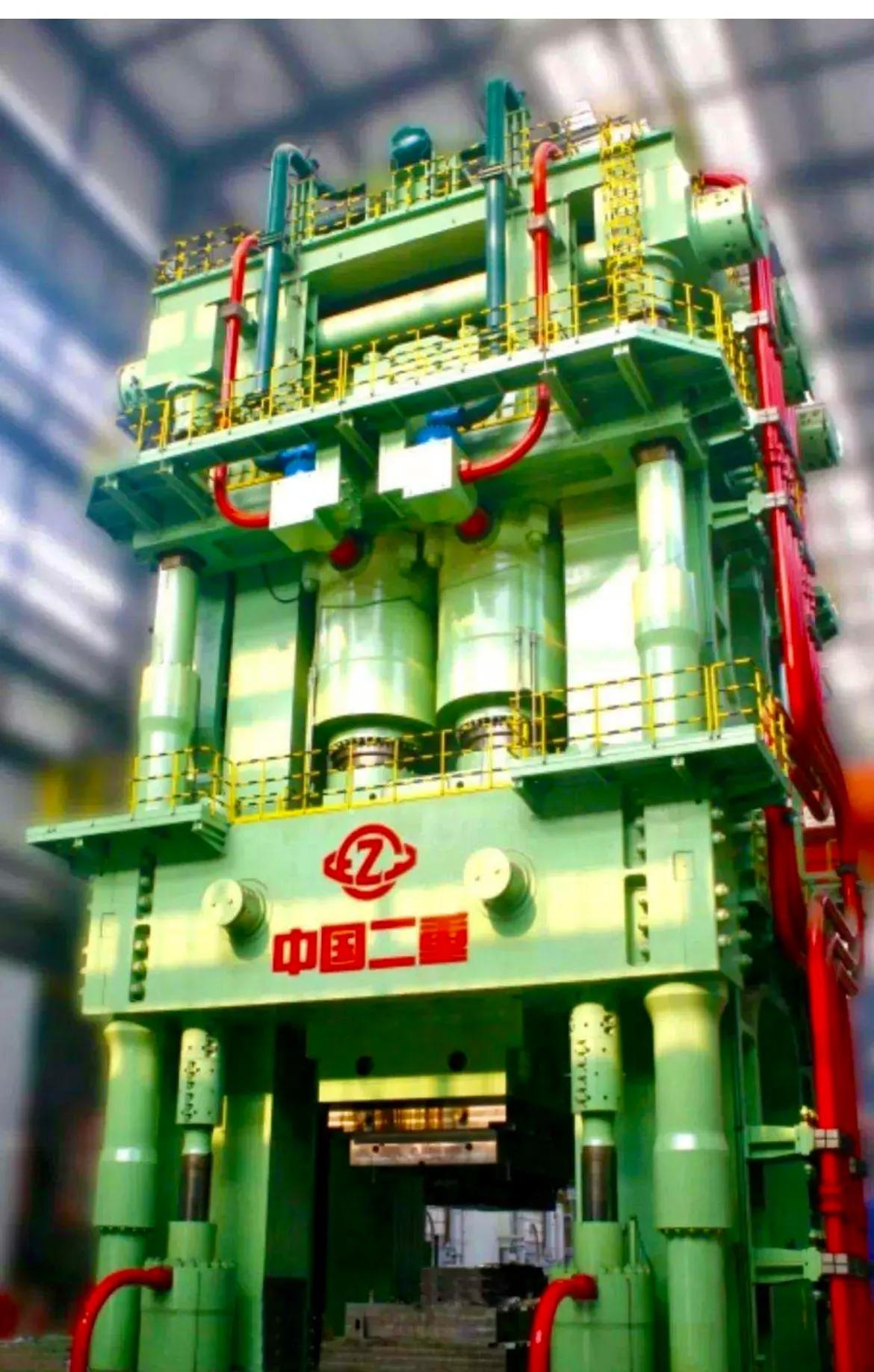 中国目前有几台万吨水压机,大国工匠水压机