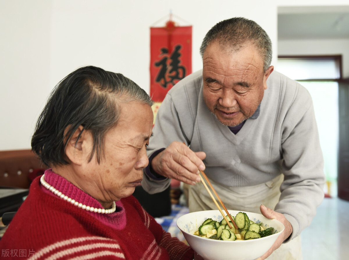 30年后生活不能自理的老人会怎样,不能自理老人怎么安度晚年最好