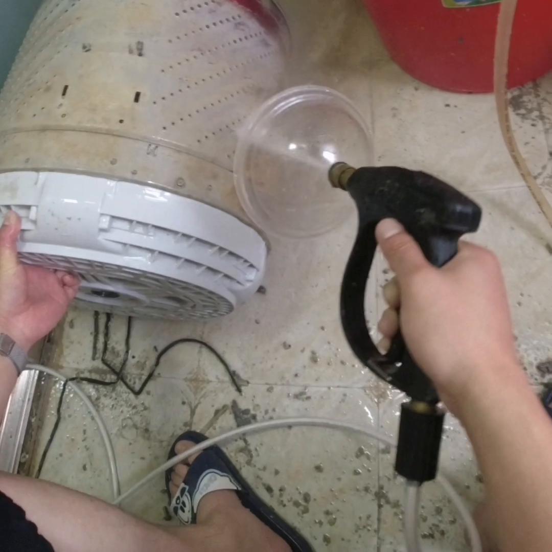 自己清洗洗衣机的成就感,清洗洗衣机洗的衣服好脏