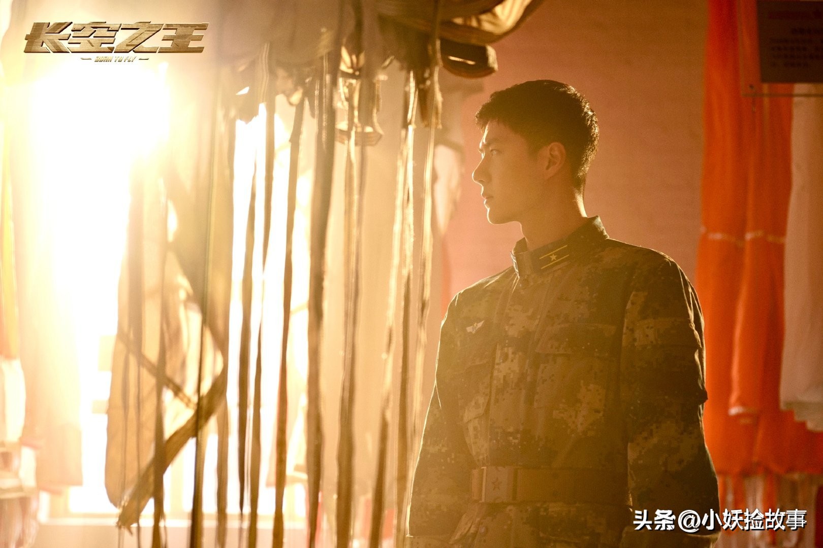 王一博洛杉矶回国机场视频,王一博香奈儿大秀洛杉矶滑冰