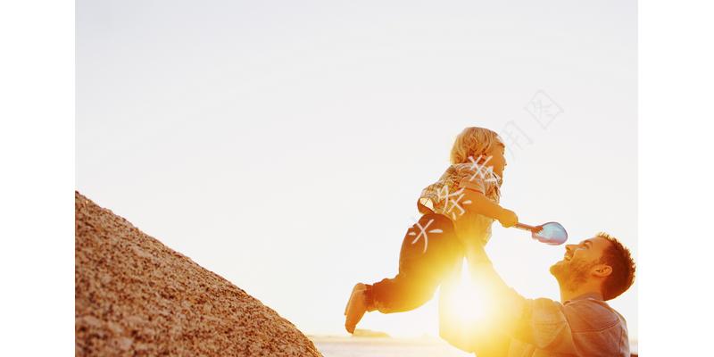 十一岁男孩应不应该跟父母分床睡,男孩几岁不能和母亲一起睡