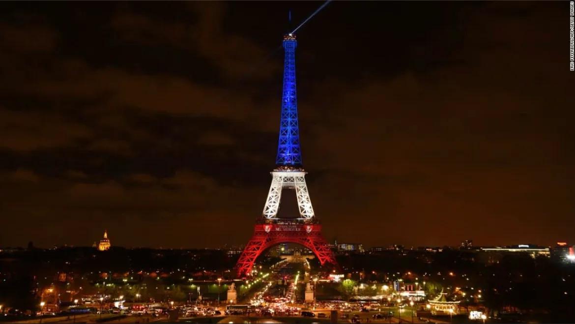 读CNN学英语：埃菲尔铁塔年久失修