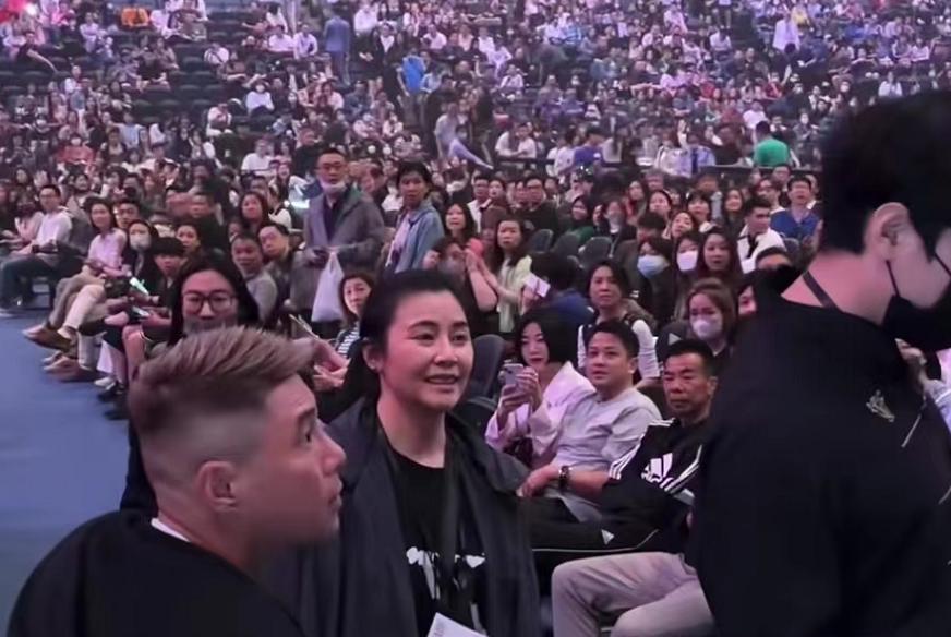 郑伊健老婆蒙嘉慧演唱会,郑伊健和老婆蒙嘉演唱会