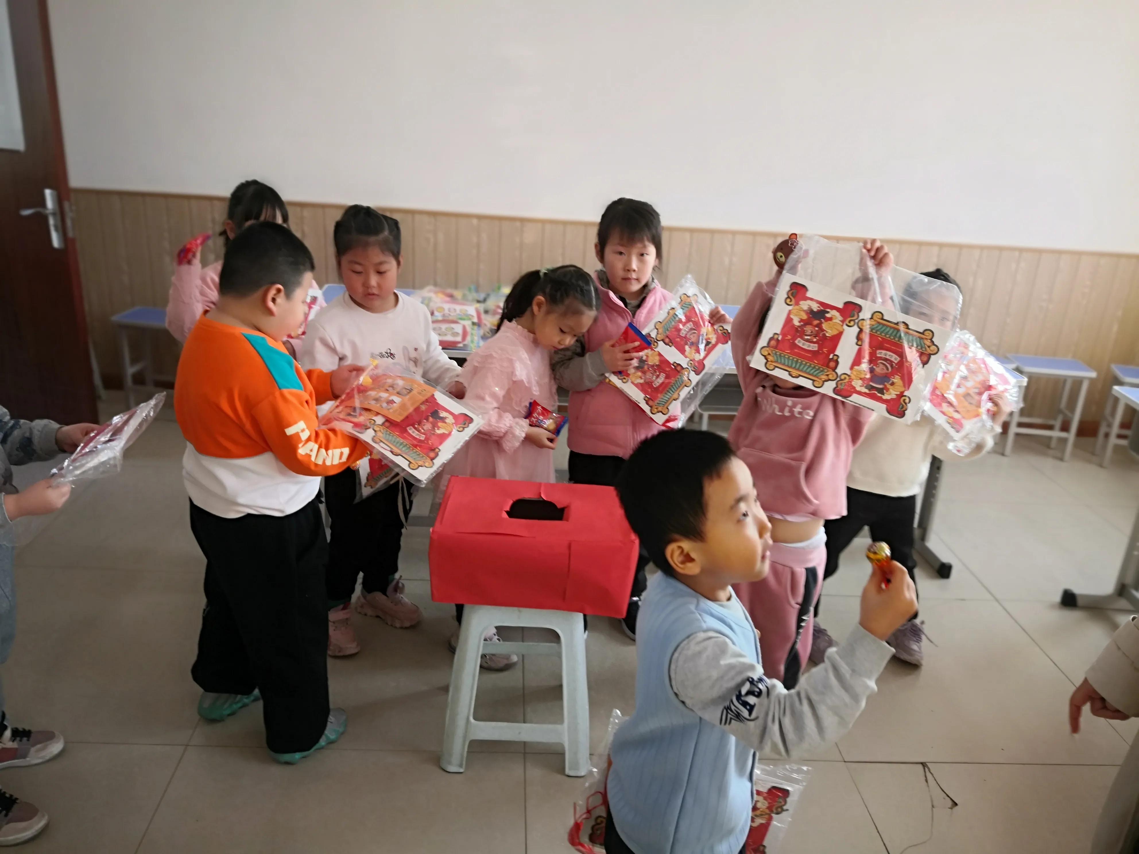 银州区第十二小学开展闹元宵活动