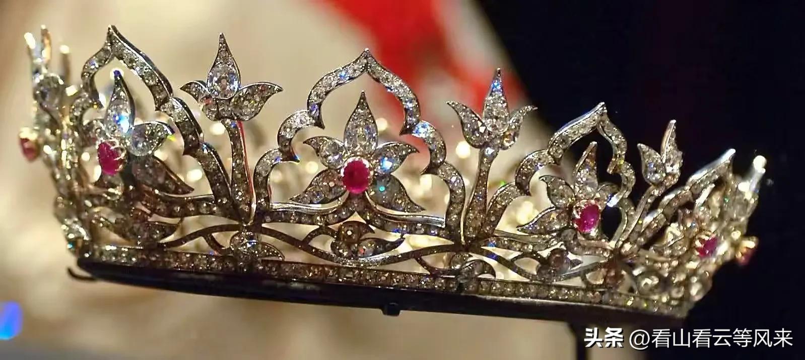 英国女王王冠是什么样的,英国女王的王冠有哪些