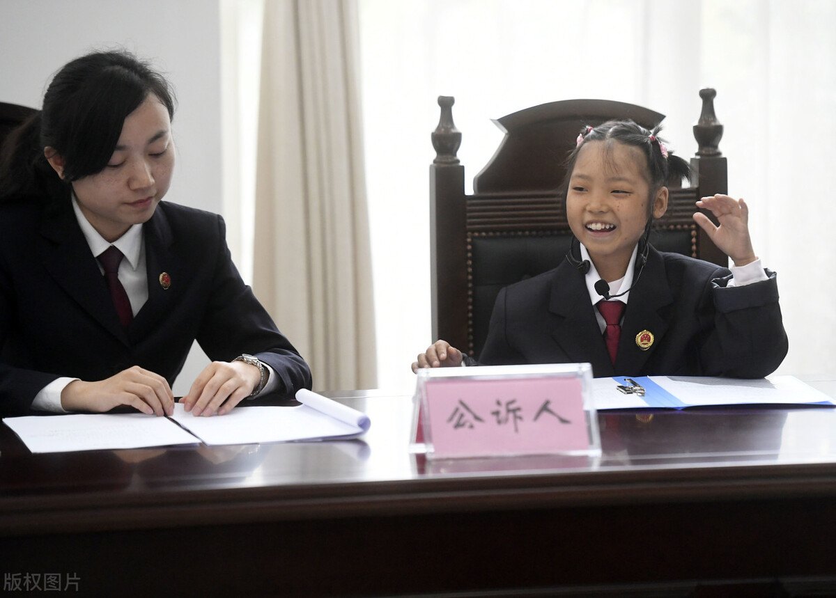 检察院公务员工资高于普通公务员,钱多事多