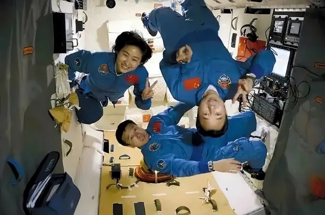 中国首位女航天员刘洋事迹,中国首位女航天员刘洋出征太空