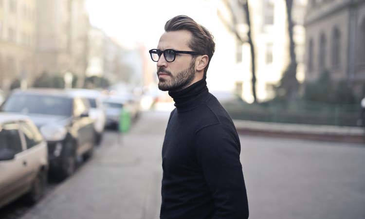 遇到小人在背后说闲话怎么办,小人在背后搞事