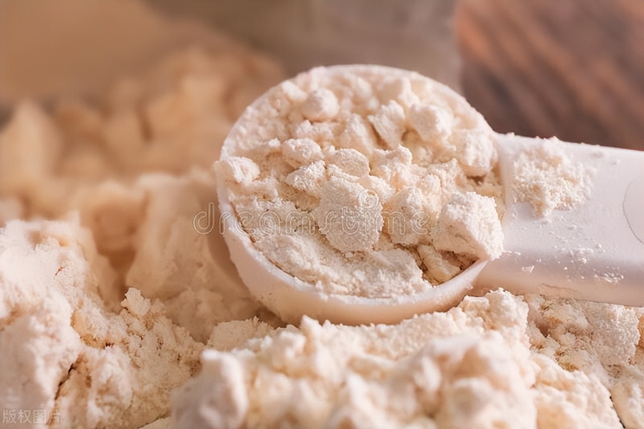 为老头身体着想买了蛋*粉白**，因老头过敏出现红疹，误以为染脏病