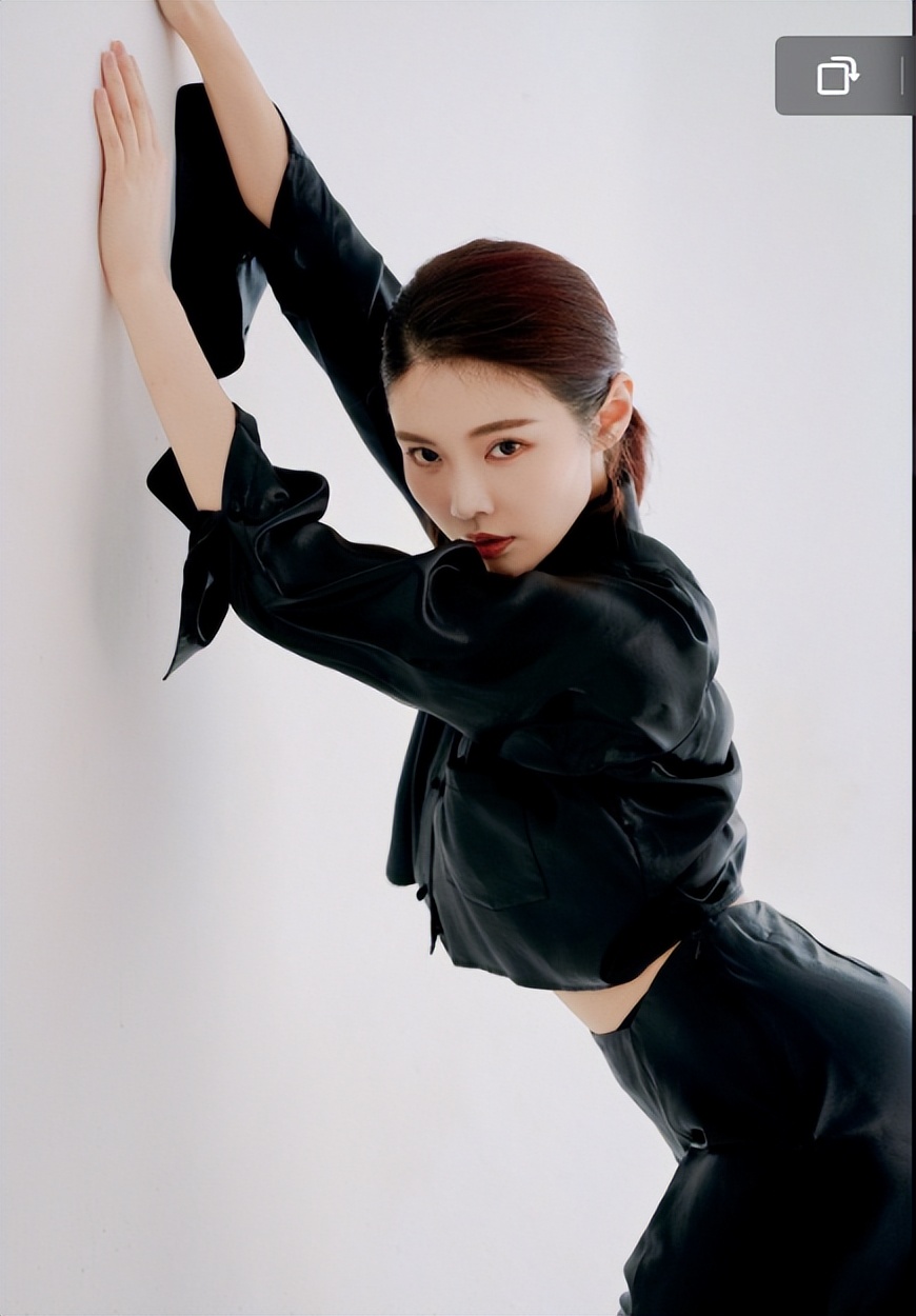 宋小粤和黄逸辉,cba啦啦队黄逸辉vs宋小粤