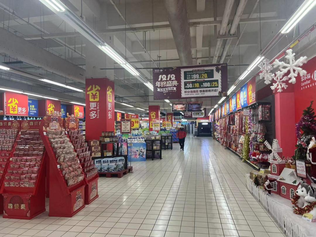 家乐福货架空了,家乐福门店货架大量空置