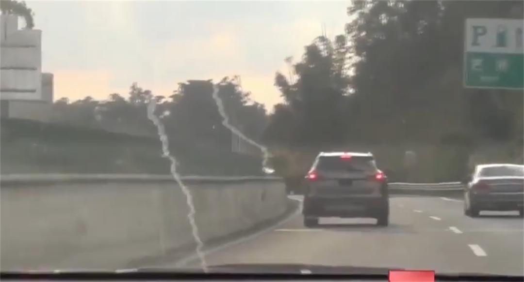 60澶氬瞾鑰佷汉杞借揣琚氦璀︽姄鍚庣画,鑰佷汉鎷栧甯﹀彛