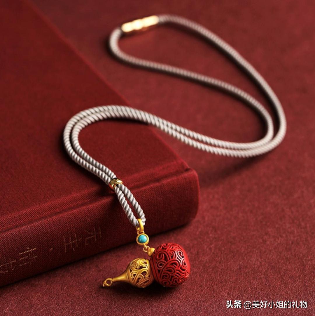 母亲节礼物项链黄金推荐,母亲节礼物排行榜前十名黄金饰品