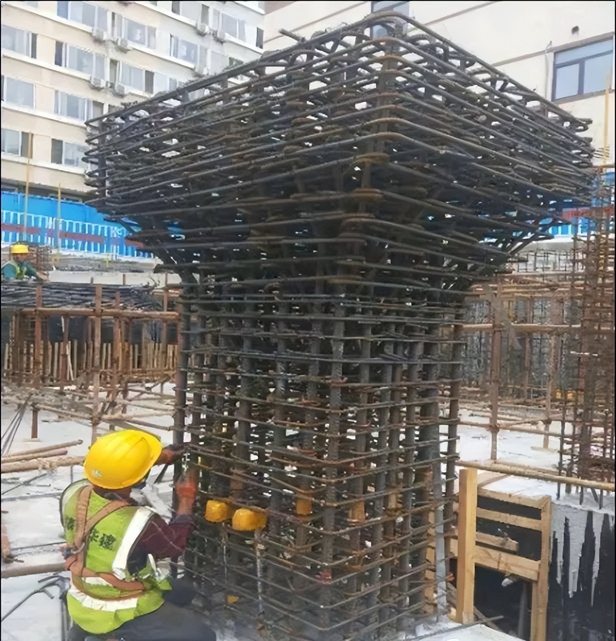 建筑施工图中钢筋的长度如何度量,建筑施工图中钢筋的标注