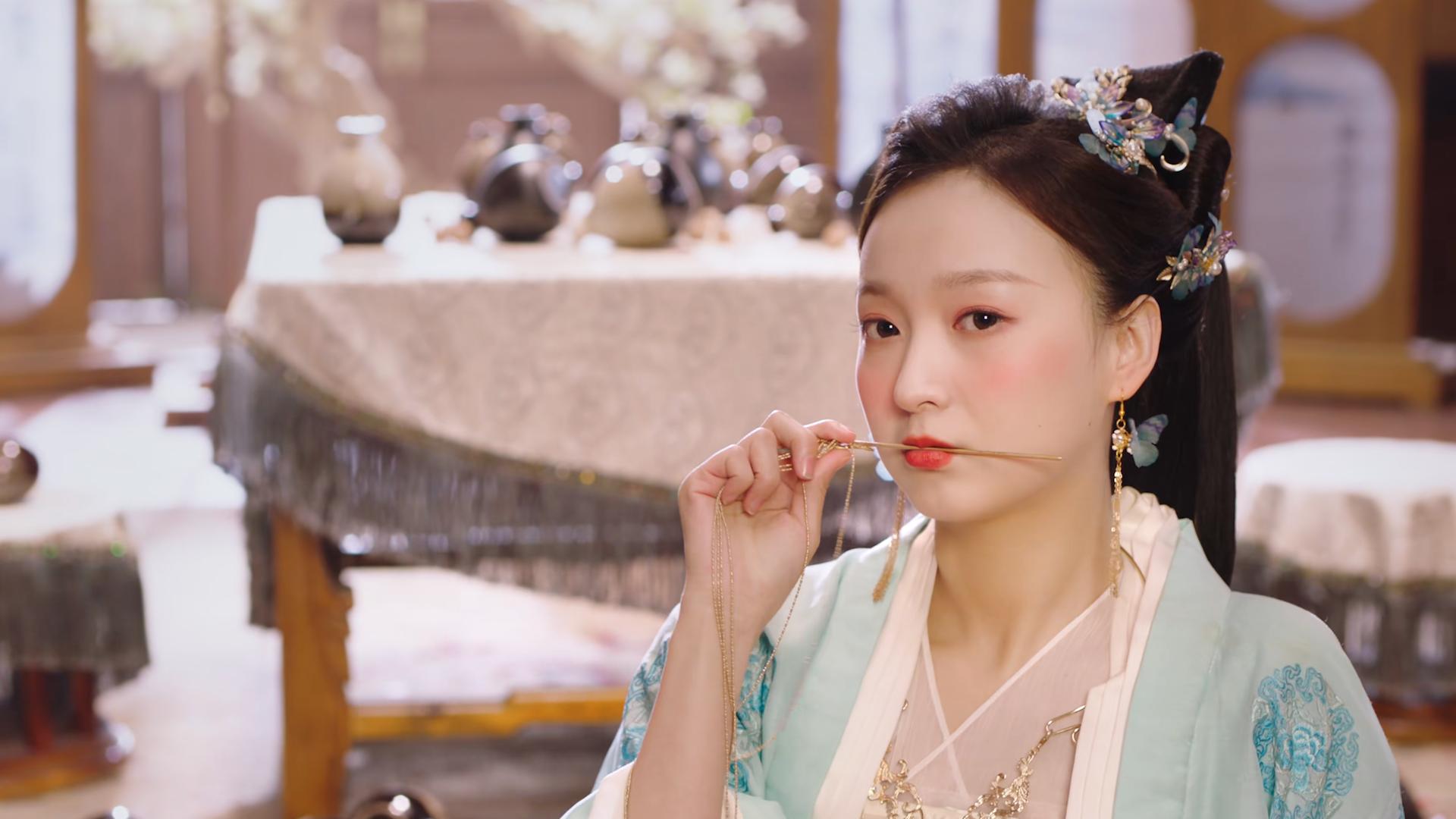 城主大人1：女子被迫穿男装当皇帝，成年后还被妃子追着要同房！