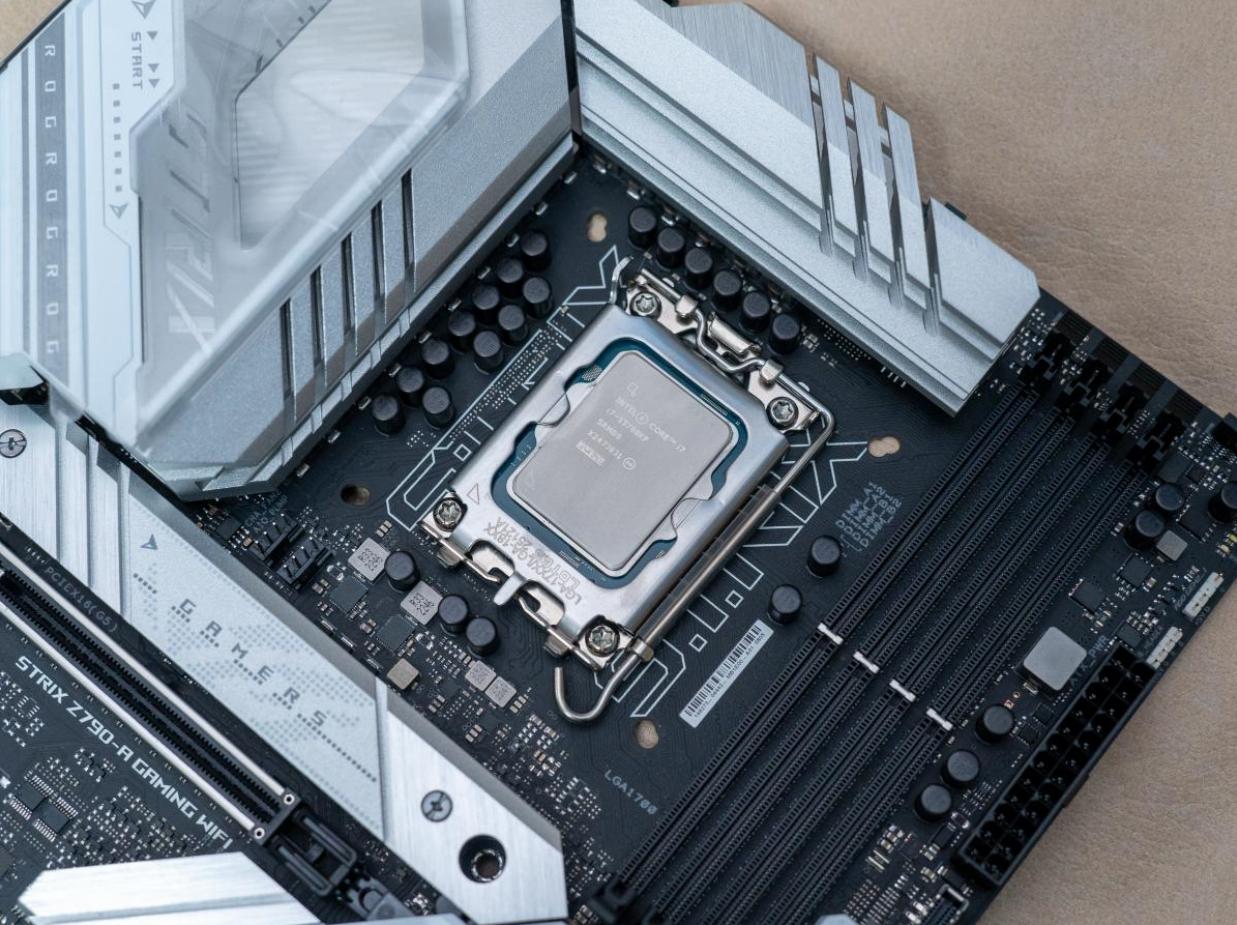 7800MHz动动手指就搞定了，人人都可以会的宏碁掠夺者D5超频教程